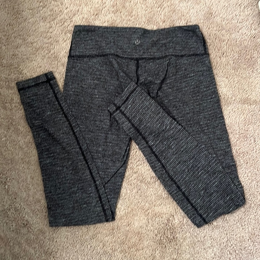 Lululemon Size 8 Wunder Under Leggings